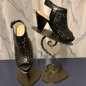 CL by Laundry…size 7 sandals